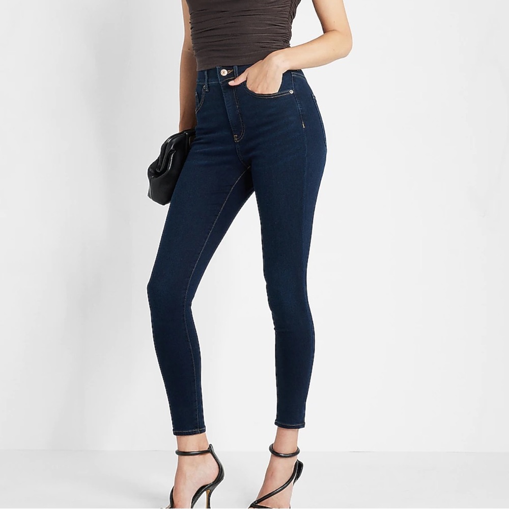 Express High Waisted Dark Wash Supersoft Skinny Jeans size 4 R